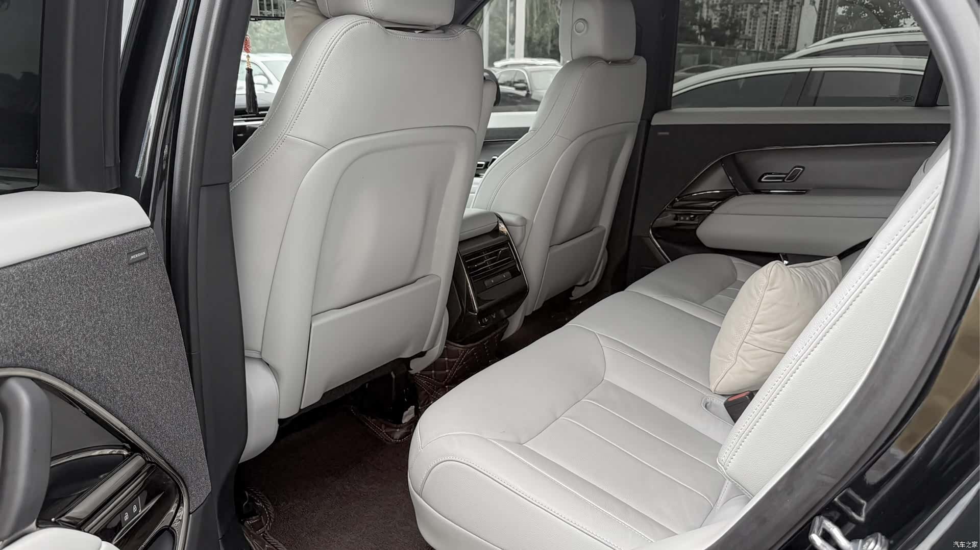 Land Rover Range Rover, 2023 11