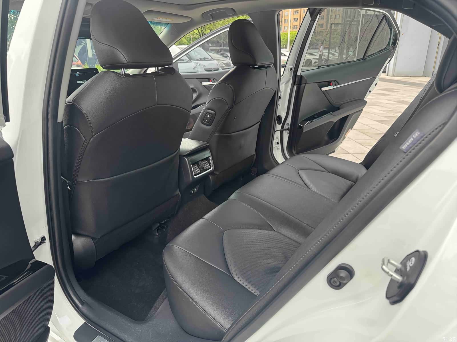Toyota Camry, 2021 10