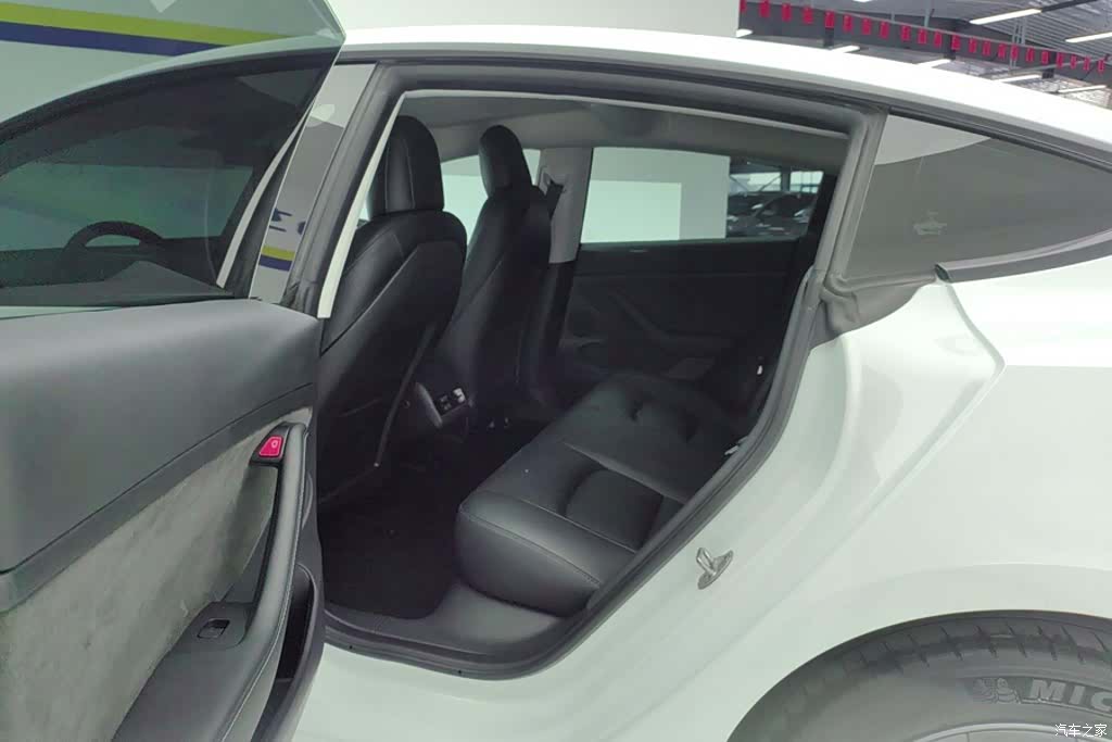 Tesla Model 3, 2023 11