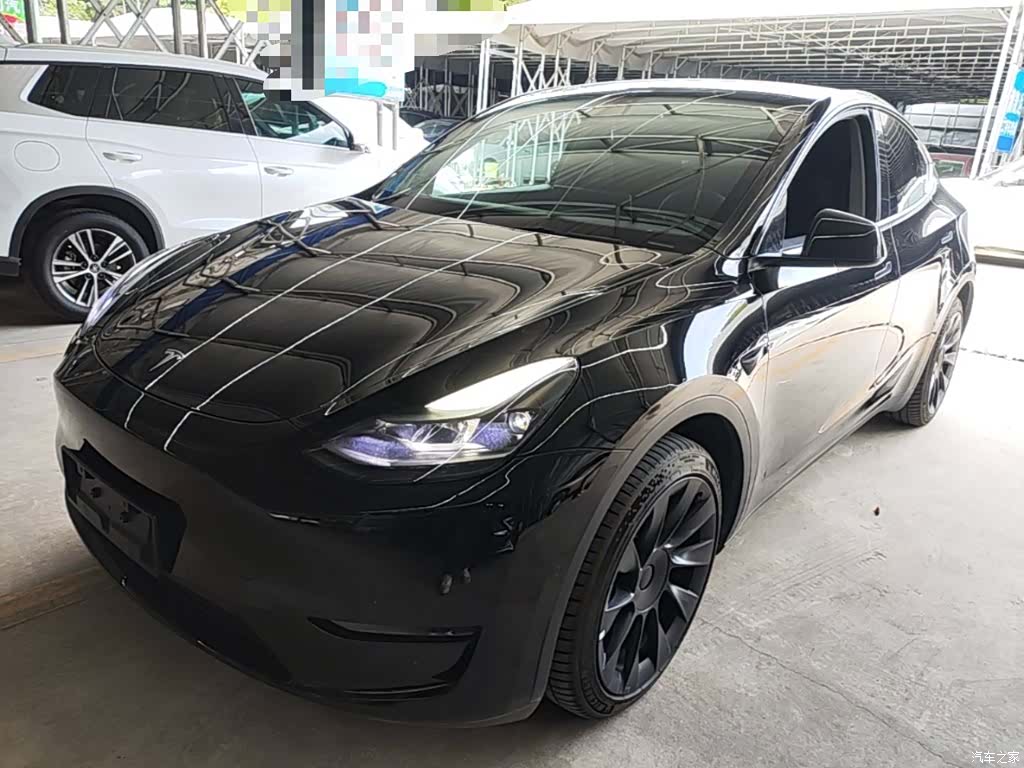 Tesla Model Y, 2023 1