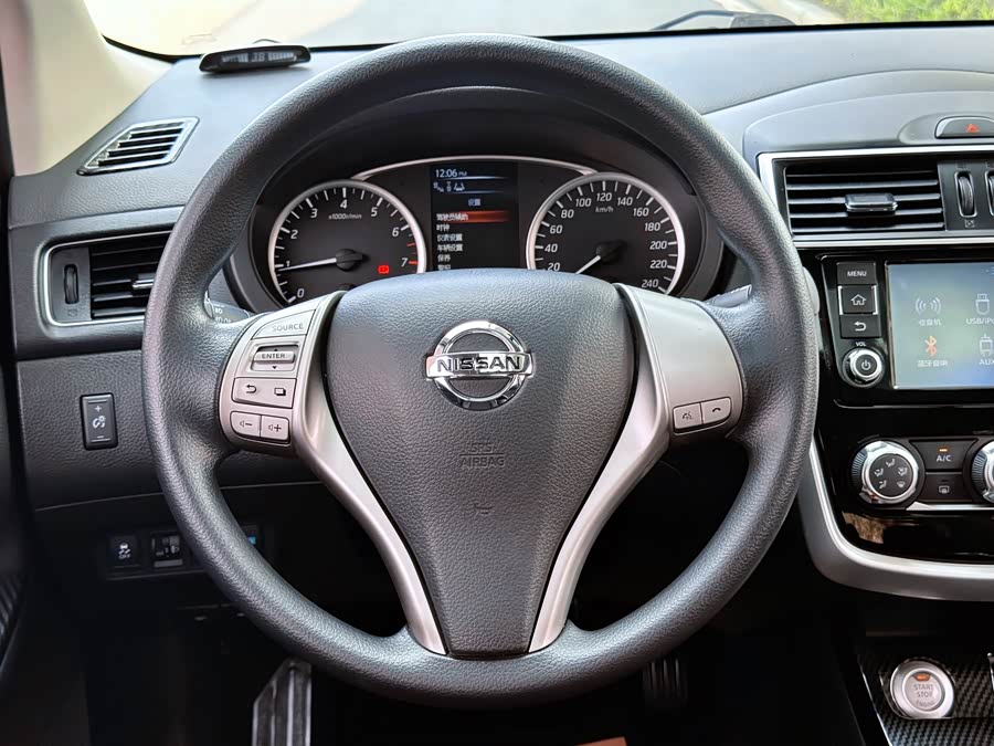 Nissan Tiida 2017, фото 32