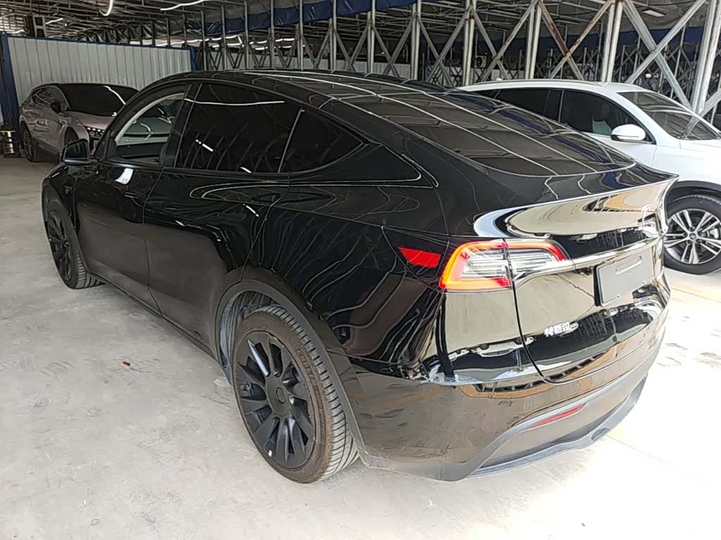 Tesla Model Y, 2023 23