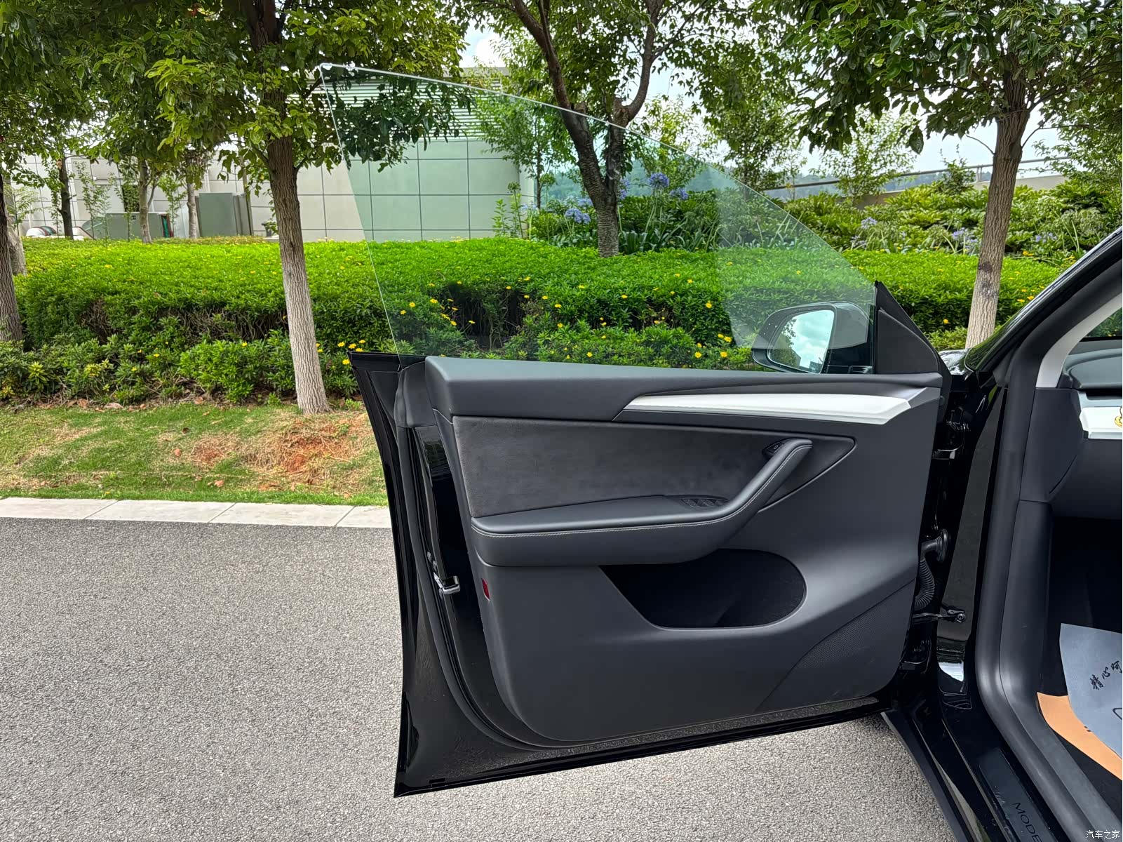 Tesla Model Y, 2023 21