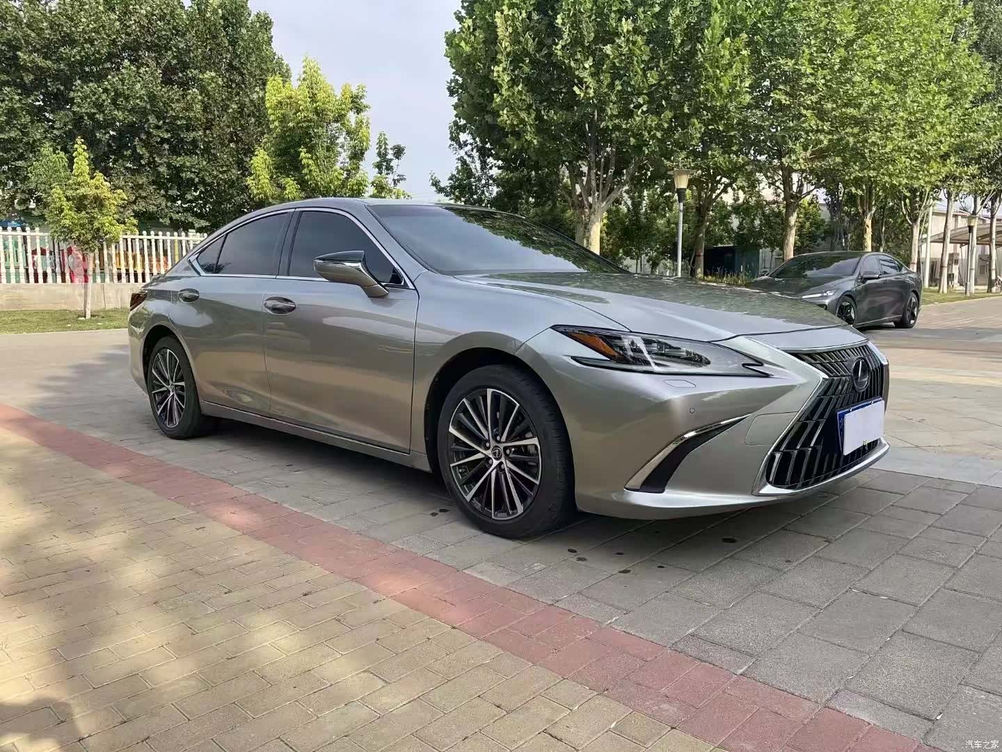 Lexus ES, 2023 3