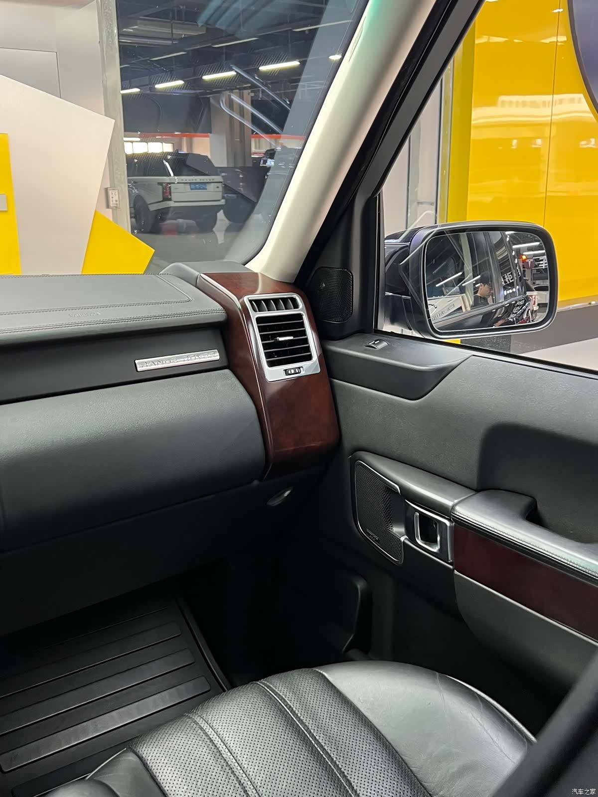 Land Rover Range Rover, 2011 19