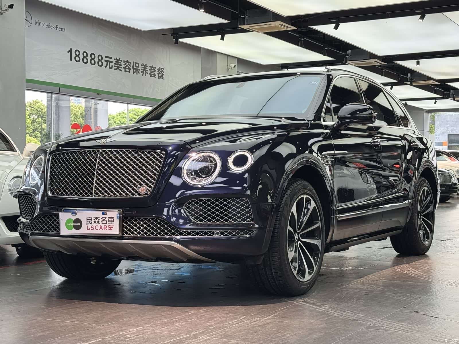 Bentley Bentayga, 2017 1