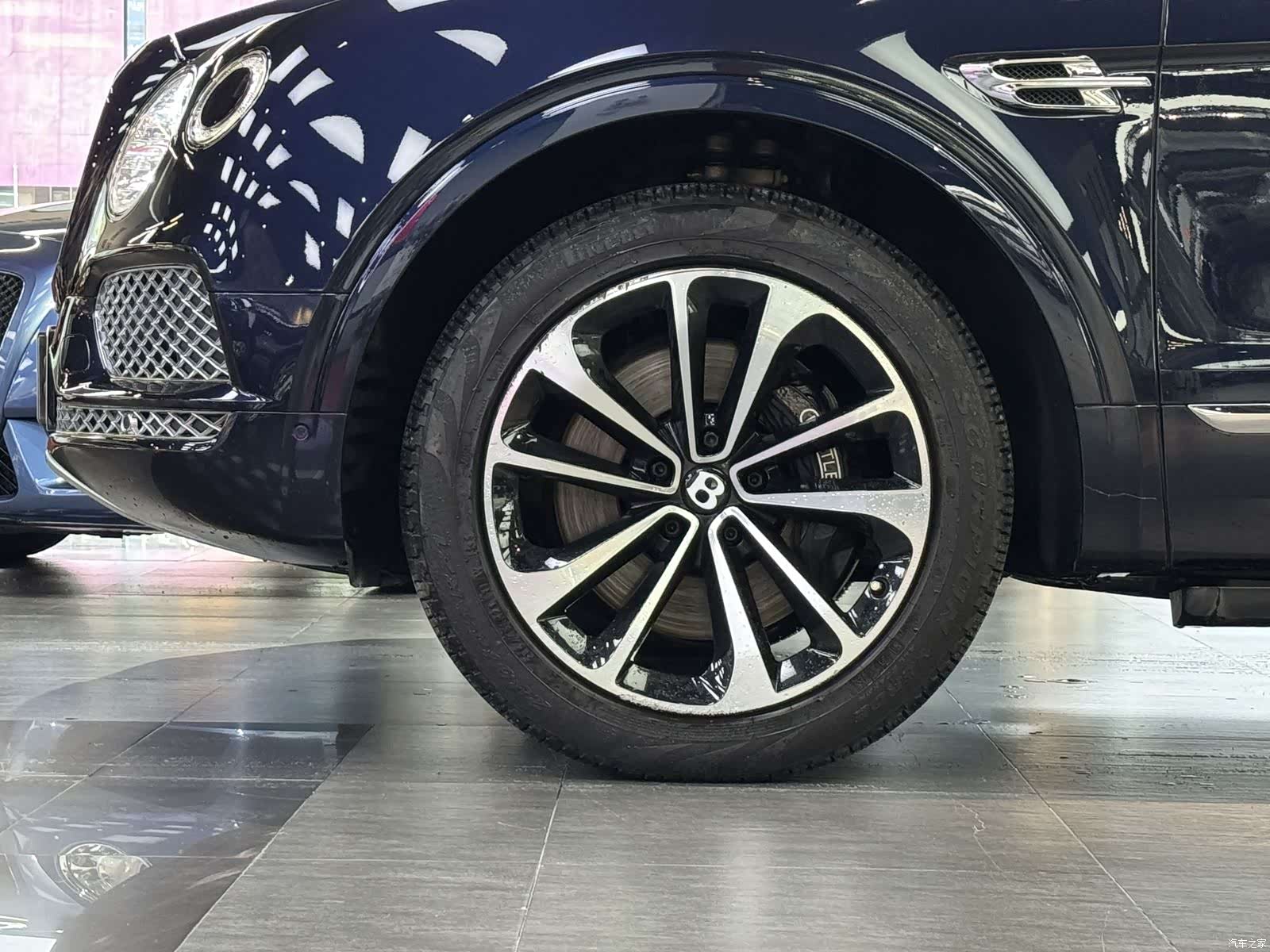 Bentley Bentayga, 2017 17