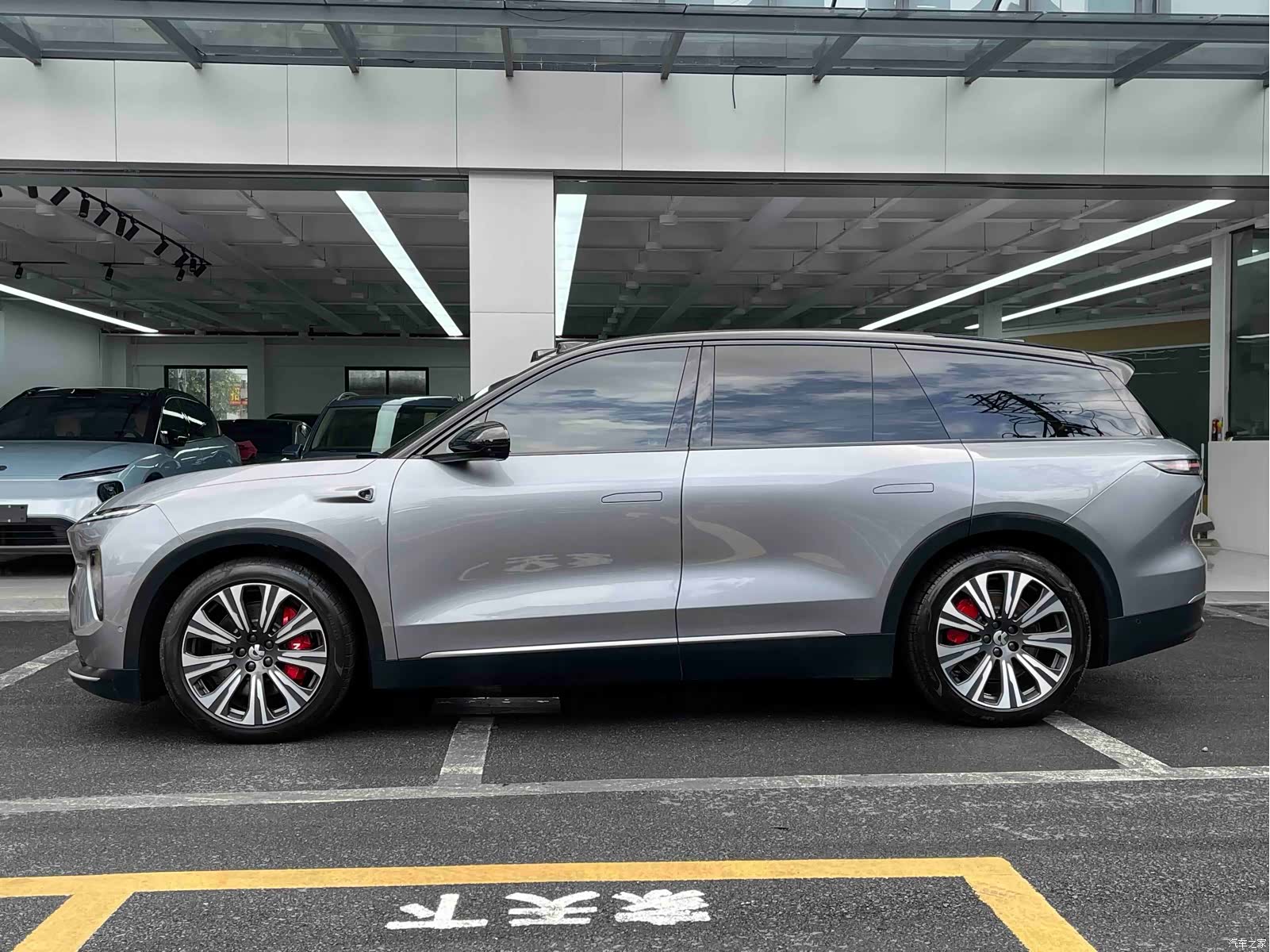 NIO ES8, 2024 8