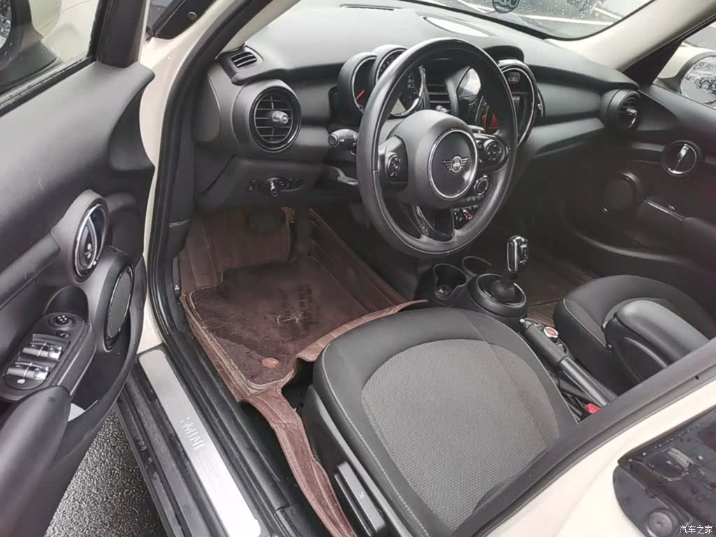 Mini ONE, 2019 16