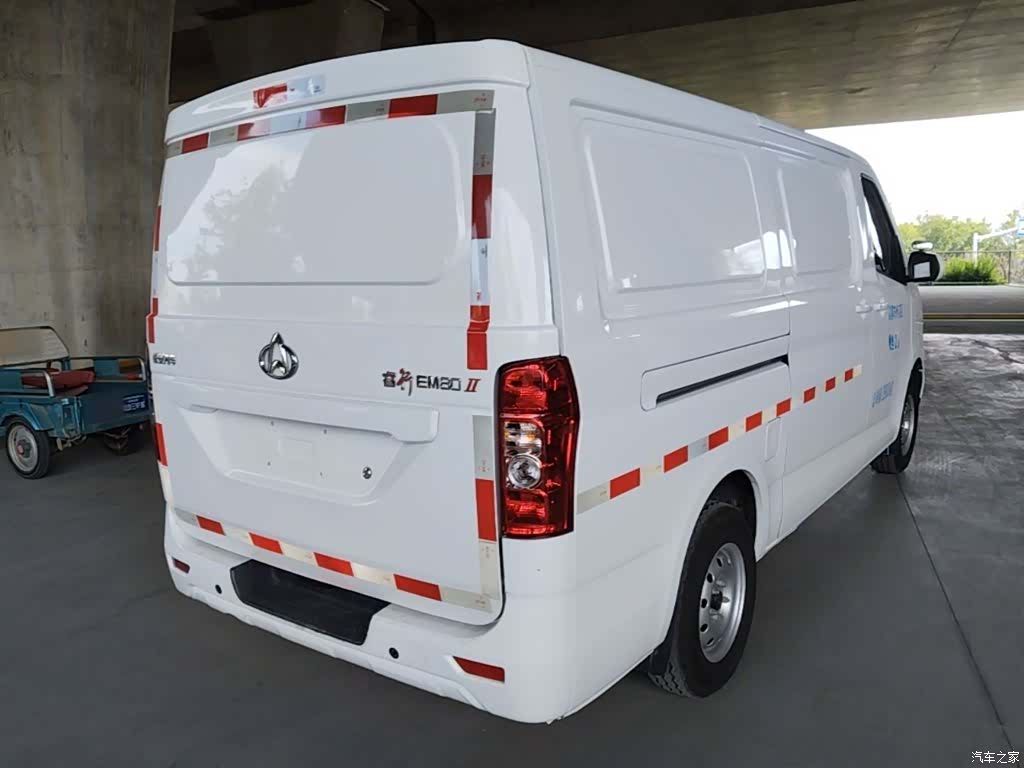 Changan EM80, 2024 все фото