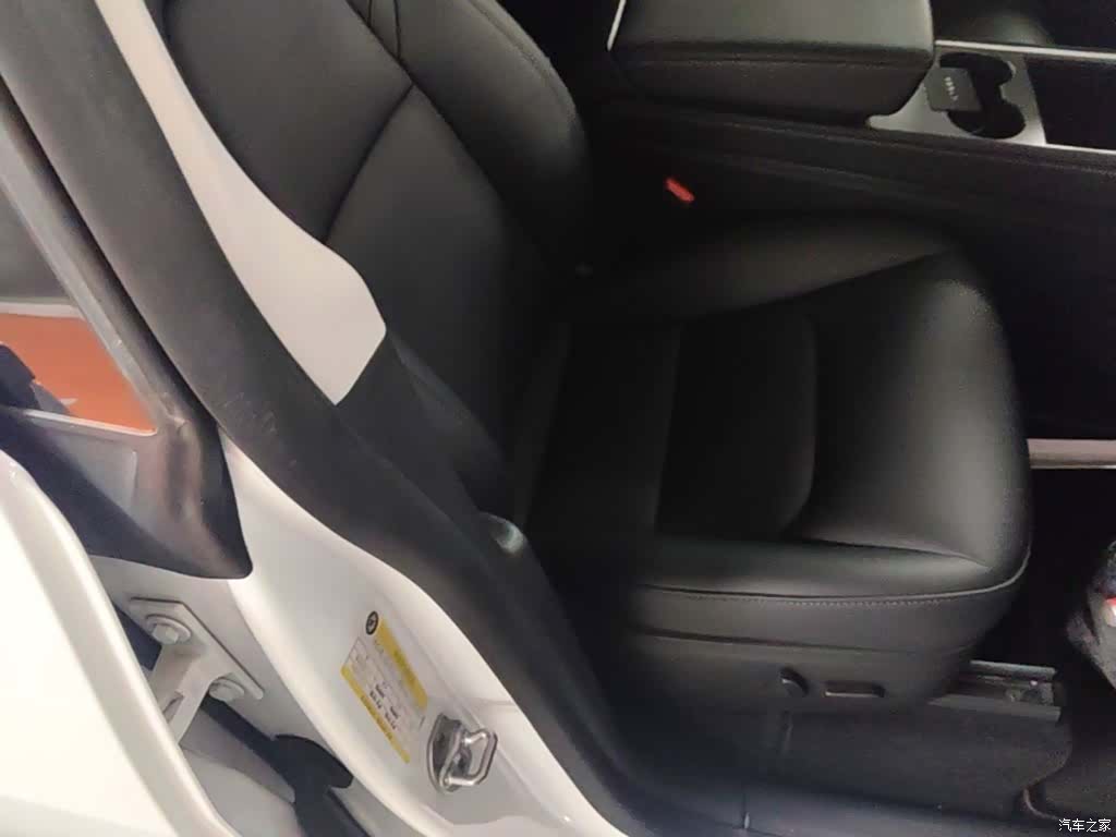 Tesla Model Y, 2021 25