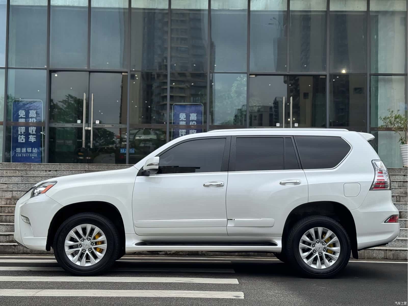 Lexus GX, 2014 4