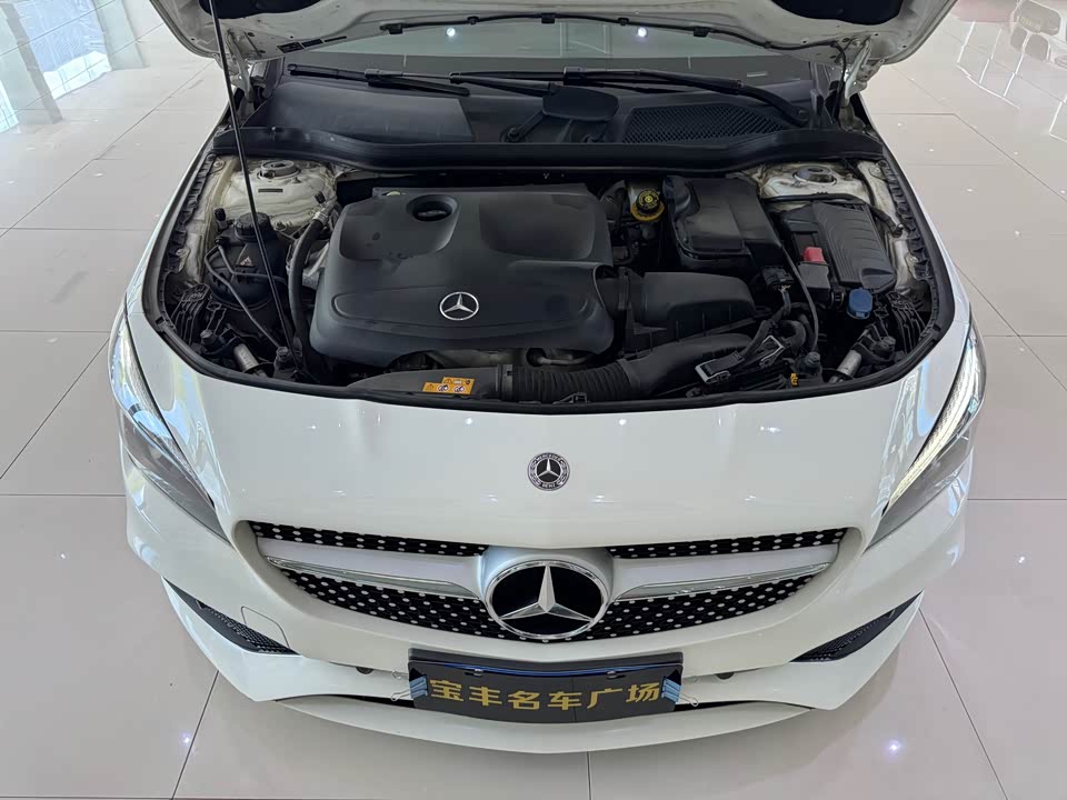Mercedes-Benz CLA Mercedes-Benz CLA