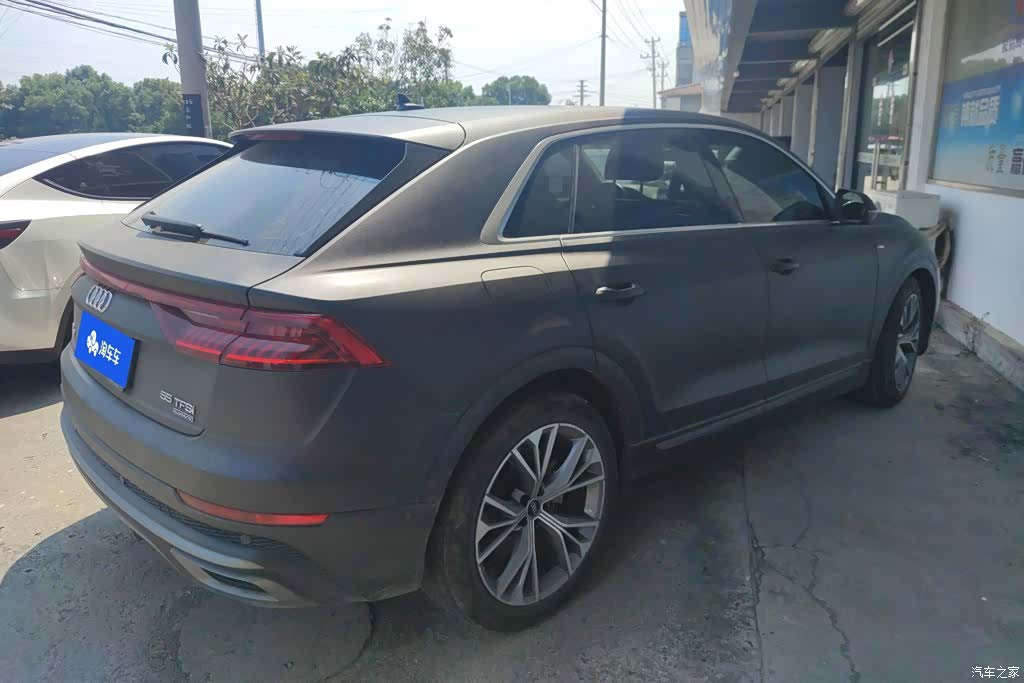 Audi Q8, 2021 3