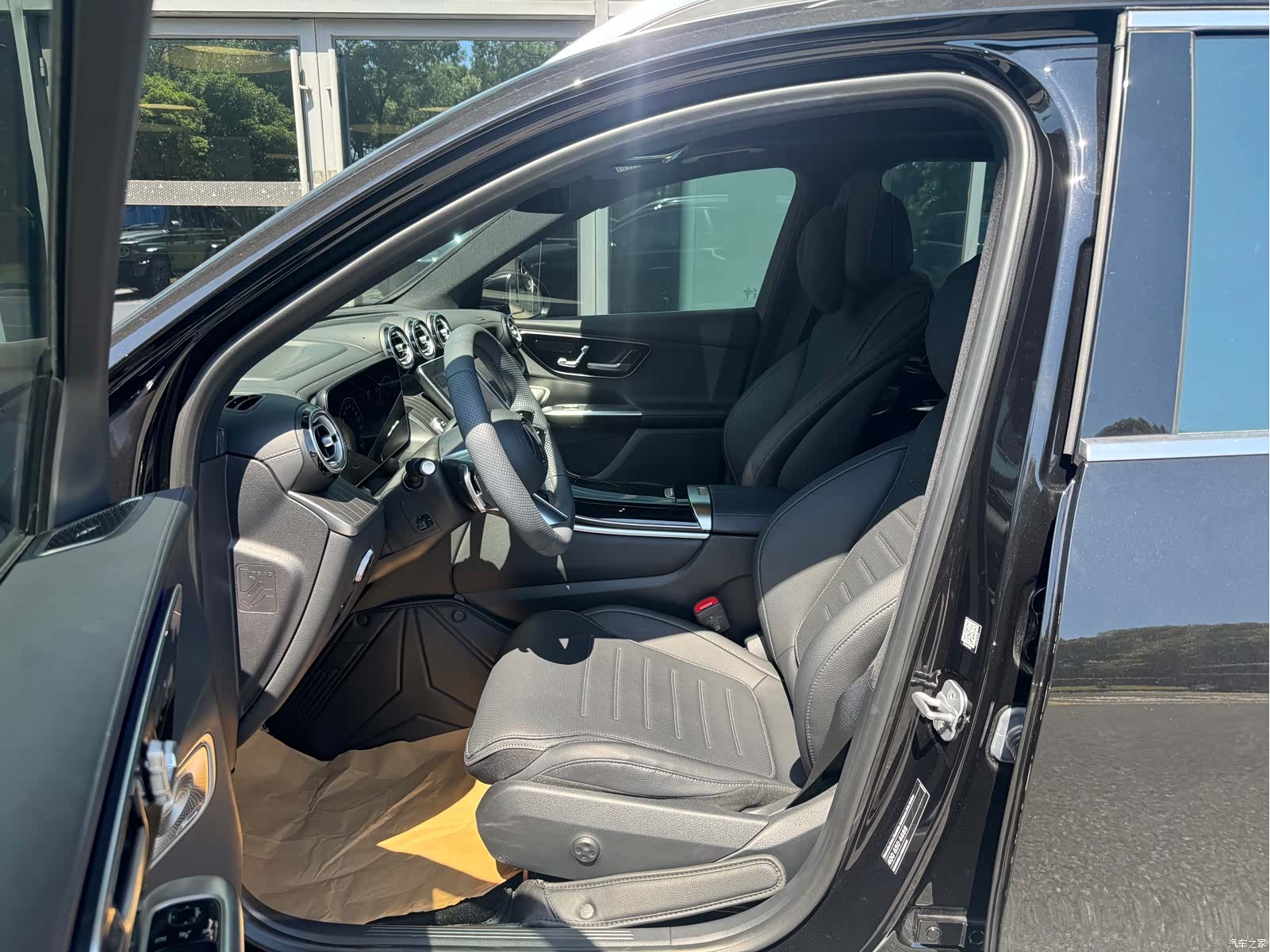 Mercedes-Benz GLC, 2023 11