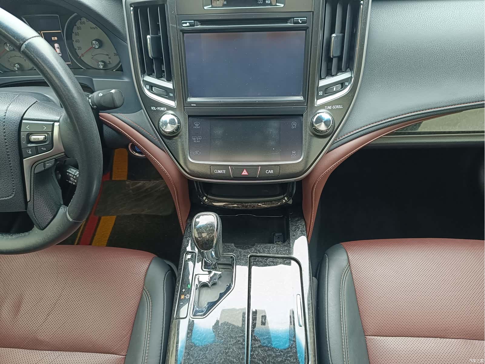 Toyota Crown, 2018 10