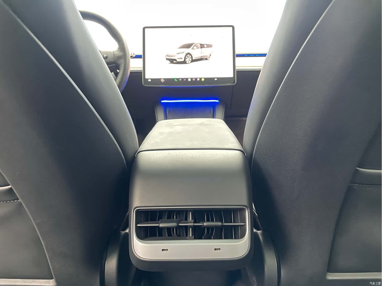 Tesla Model Y, 2022 16