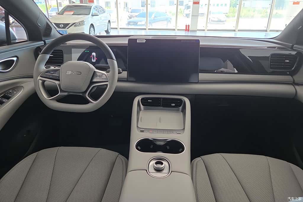 BYD HiAce, 2025 12