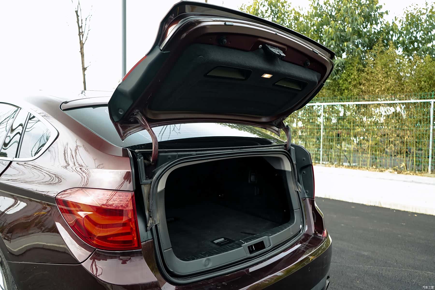 BMW 5 Series, 2012 26