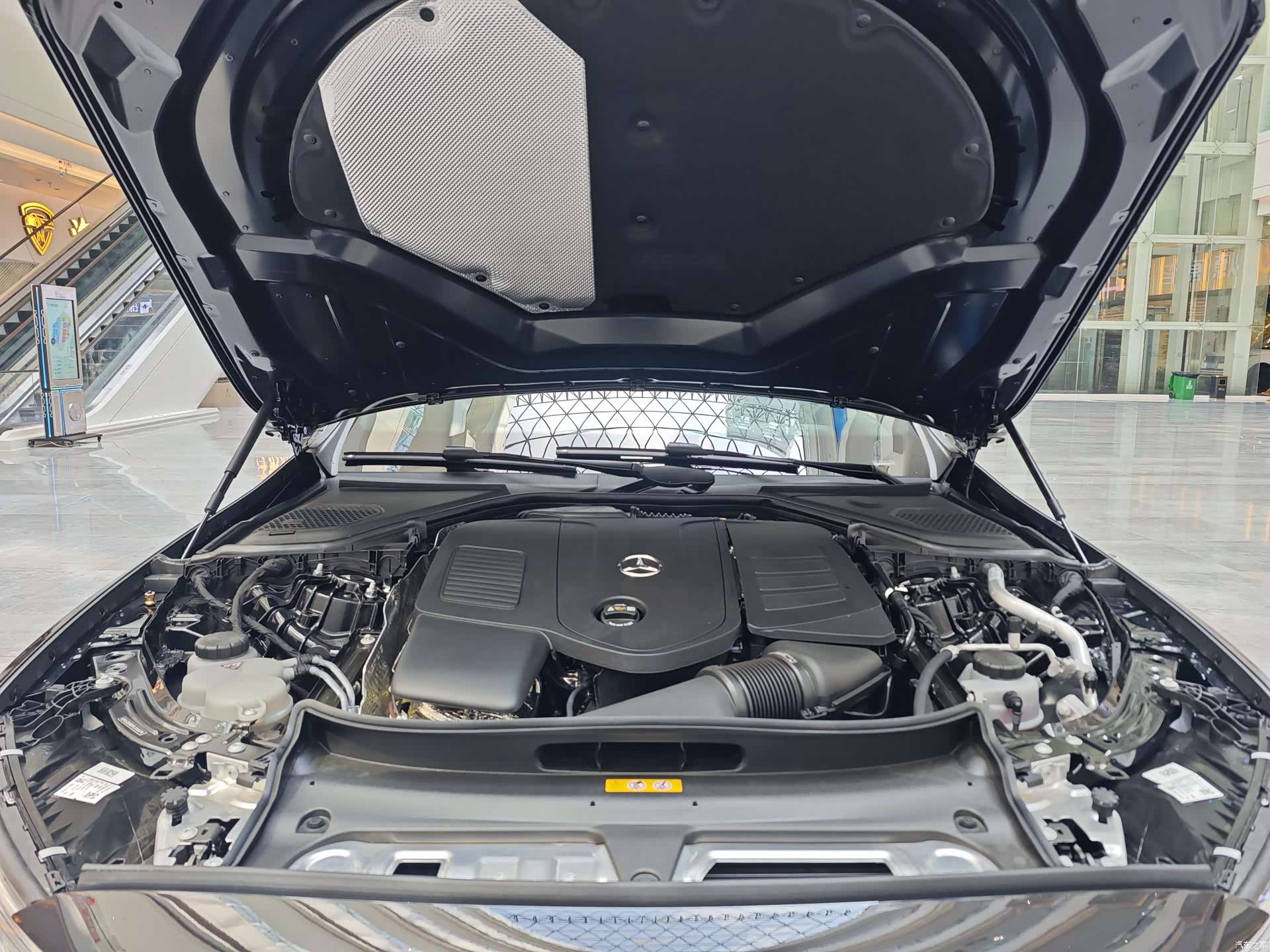Mercedes-Benz E-Class, 2026 11