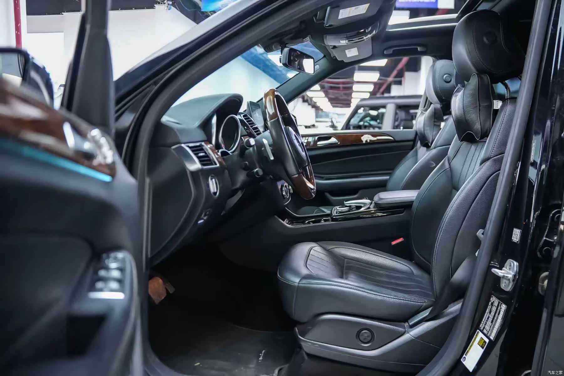 Mercedes-Benz GLS, 2017 8