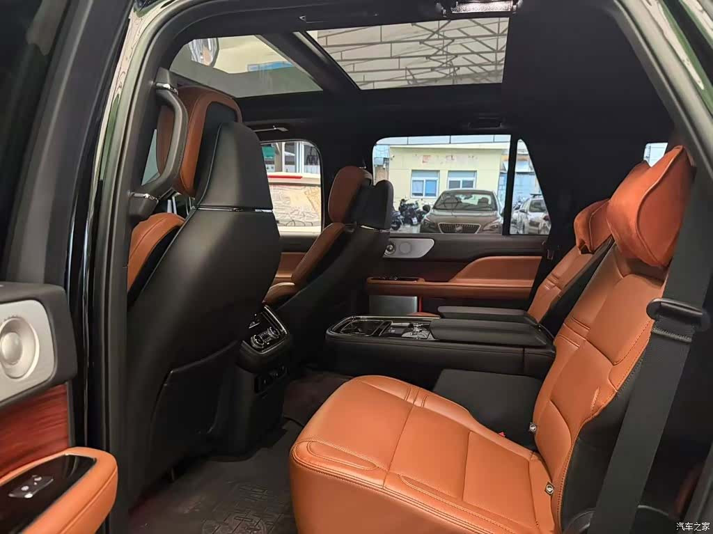 Lincoln Navigator, 2023 8