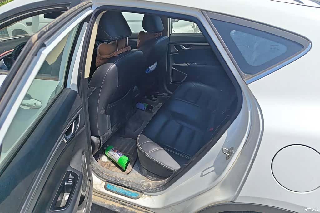 Geely Emgrand, 2017 11