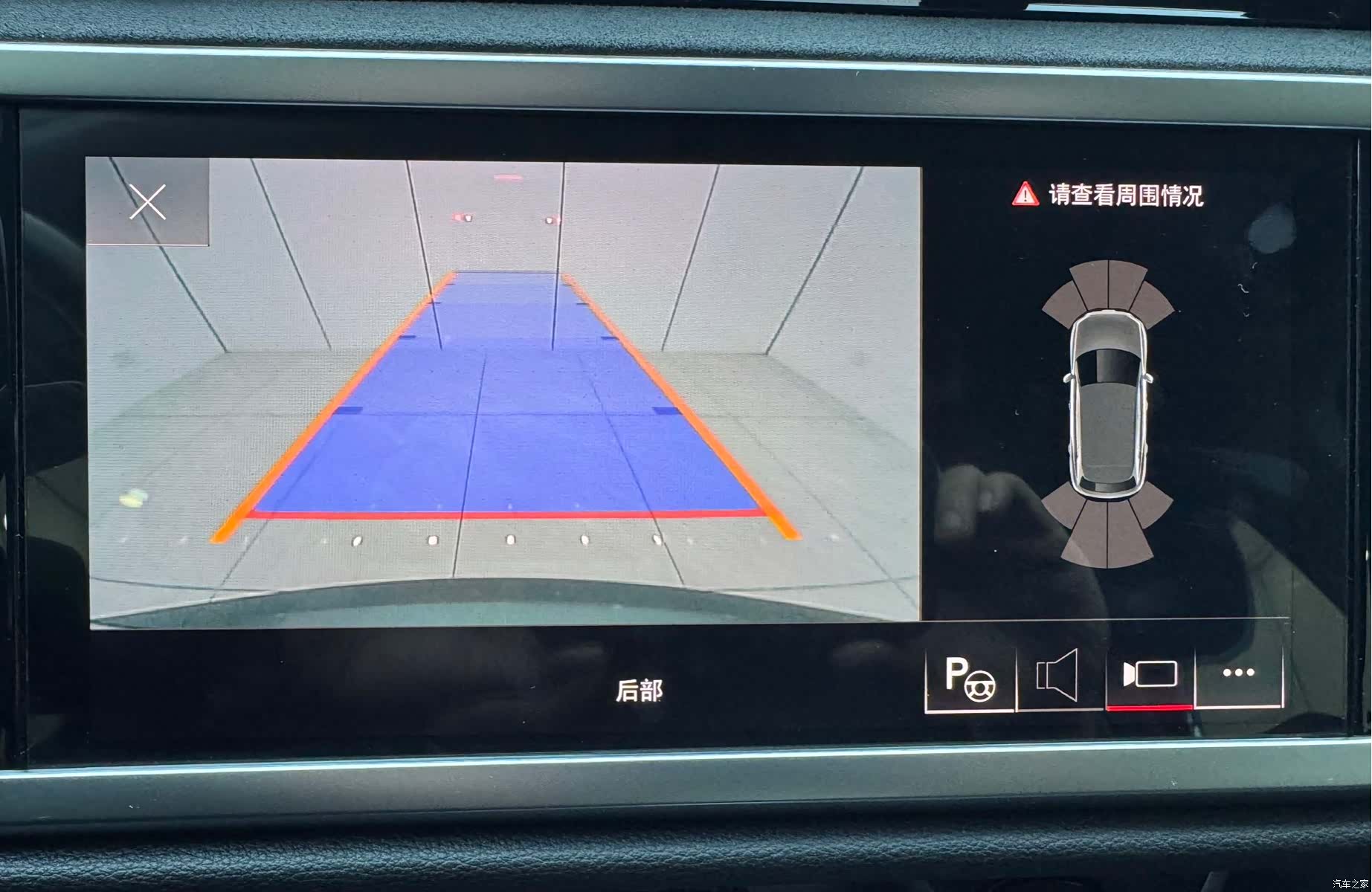 Audi Q3, 2022 10