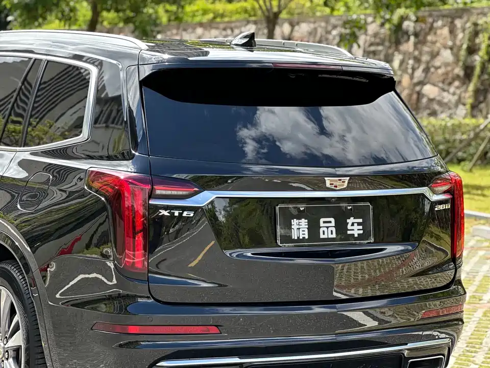 Cadillac XT6