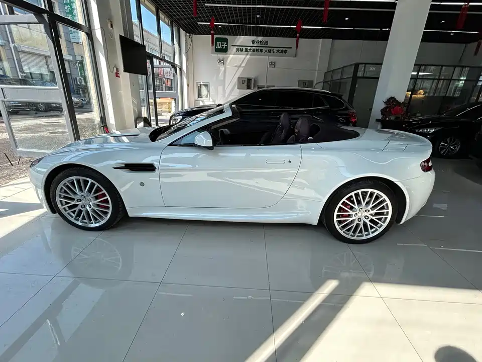 Aston Martin V8 Vantage