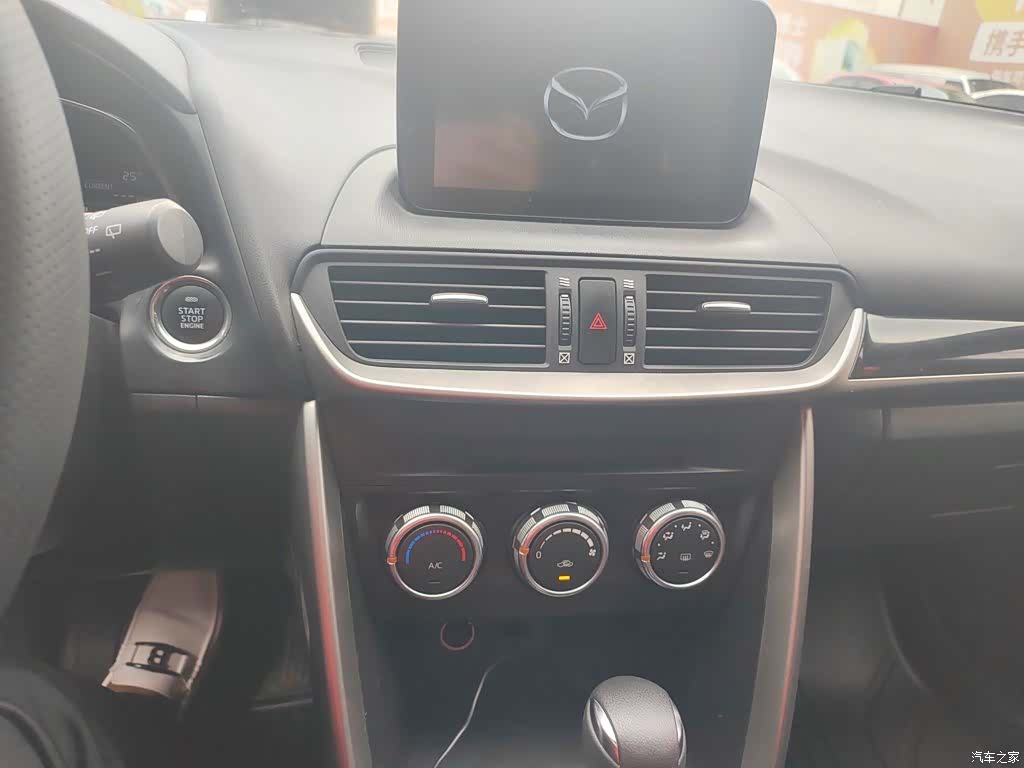 Mazda CX-4, 2018 11