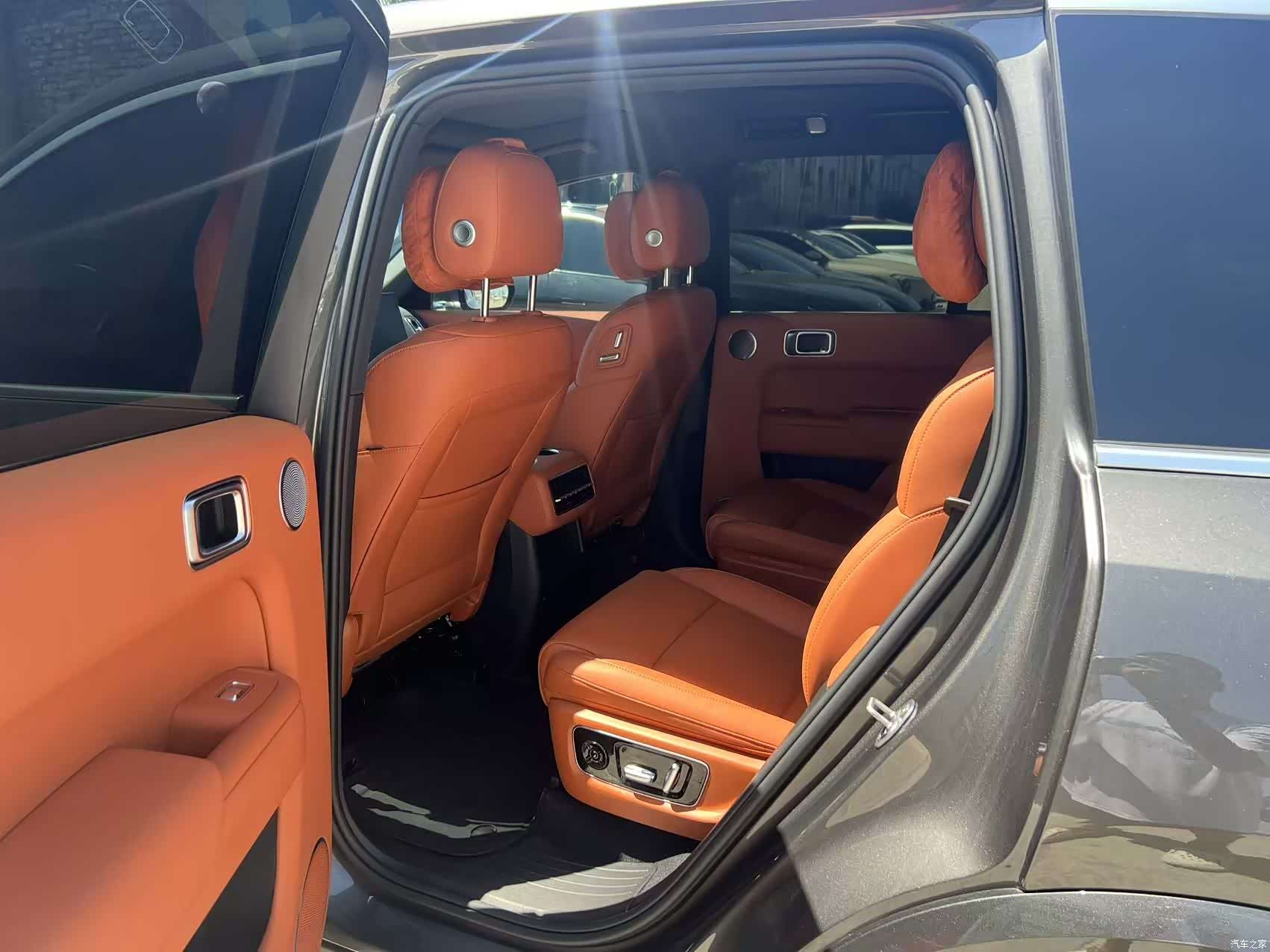 Li Auto L8, 2024 все фото
