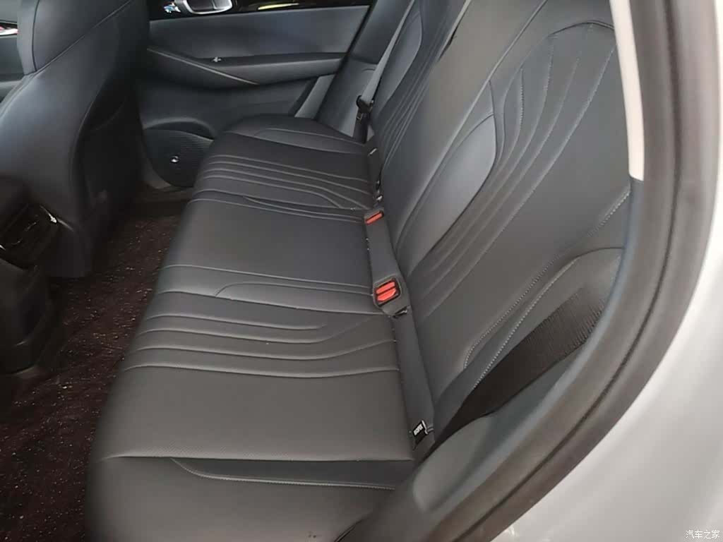 Geely Galaxy E5, 2024 17