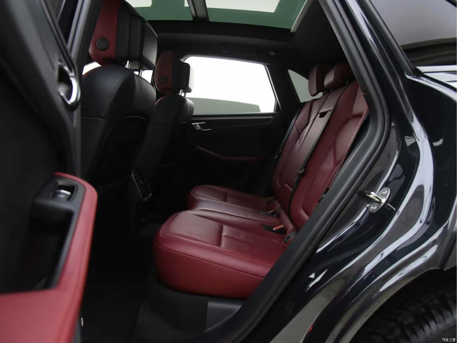 Porsche Macan, 2024 10