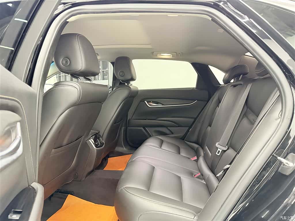 Cadillac XTS, 2018 13