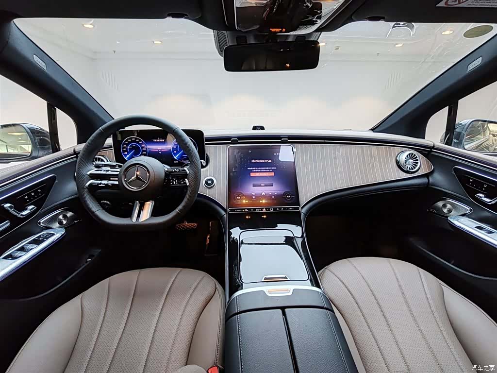 Mercedes-Benz EQE, 2025 8