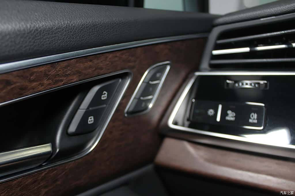 Audi Q7, 2023 15