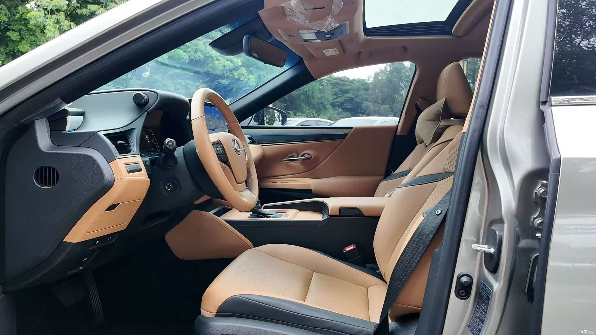 Lexus ES, 2025 все фото