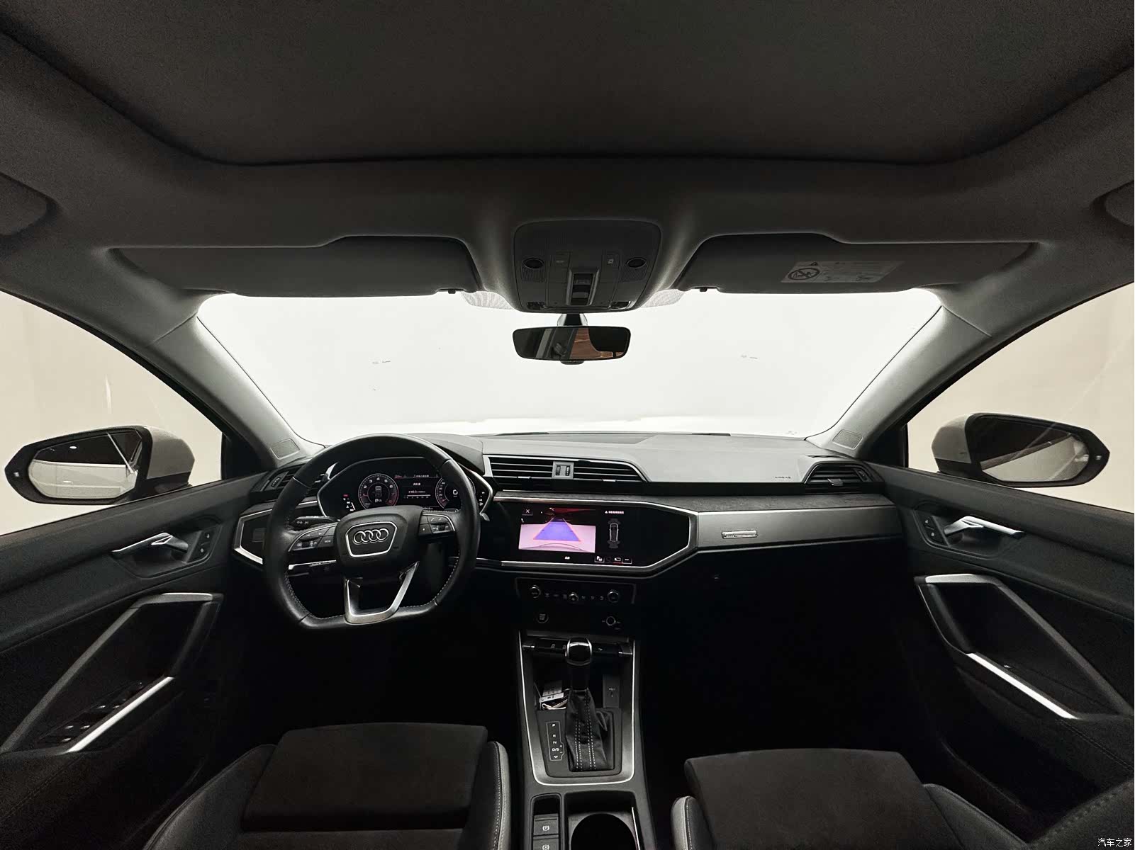 Audi Q3, 2022 11