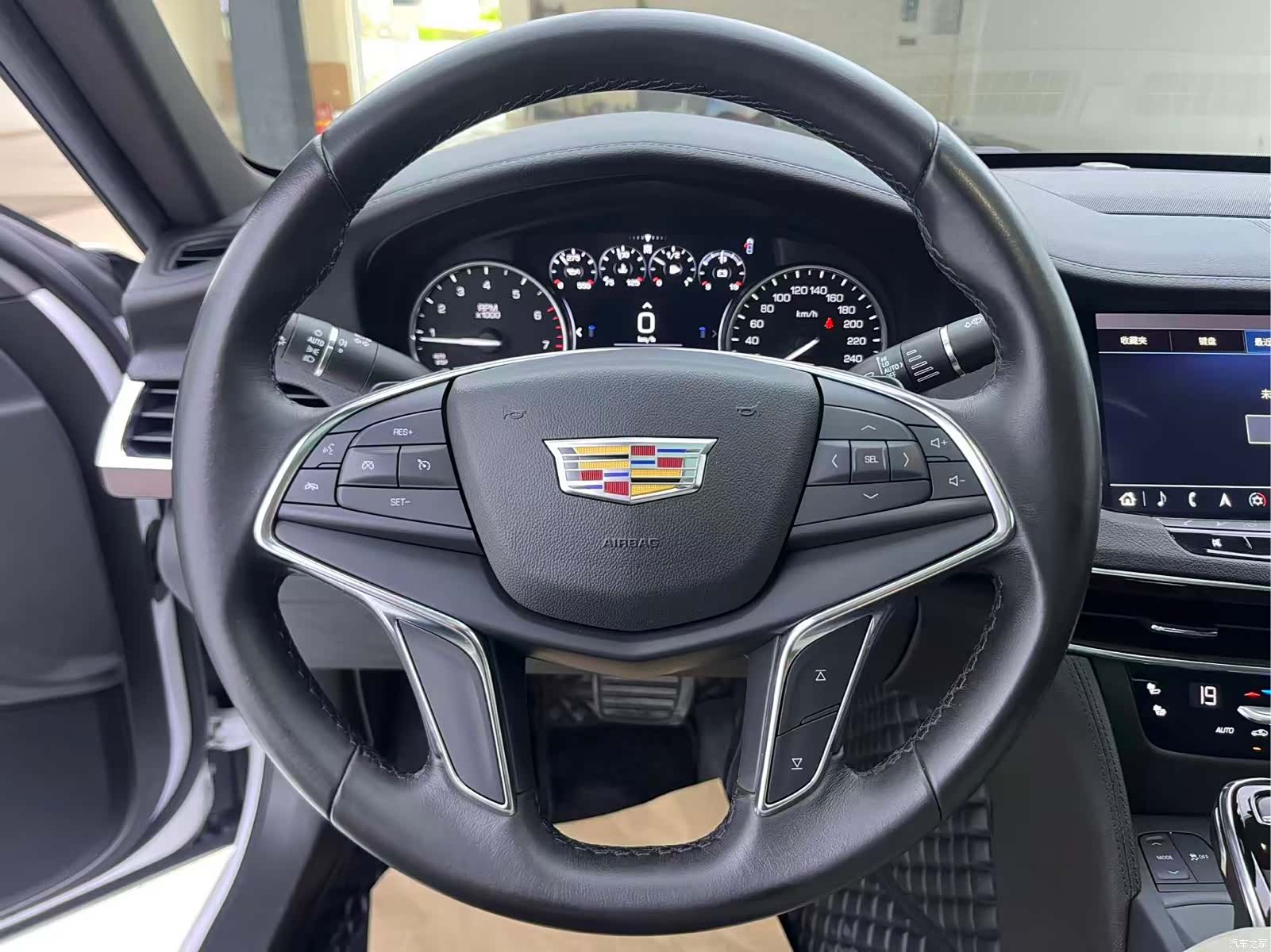 Cadillac CT6, 2021 все фото