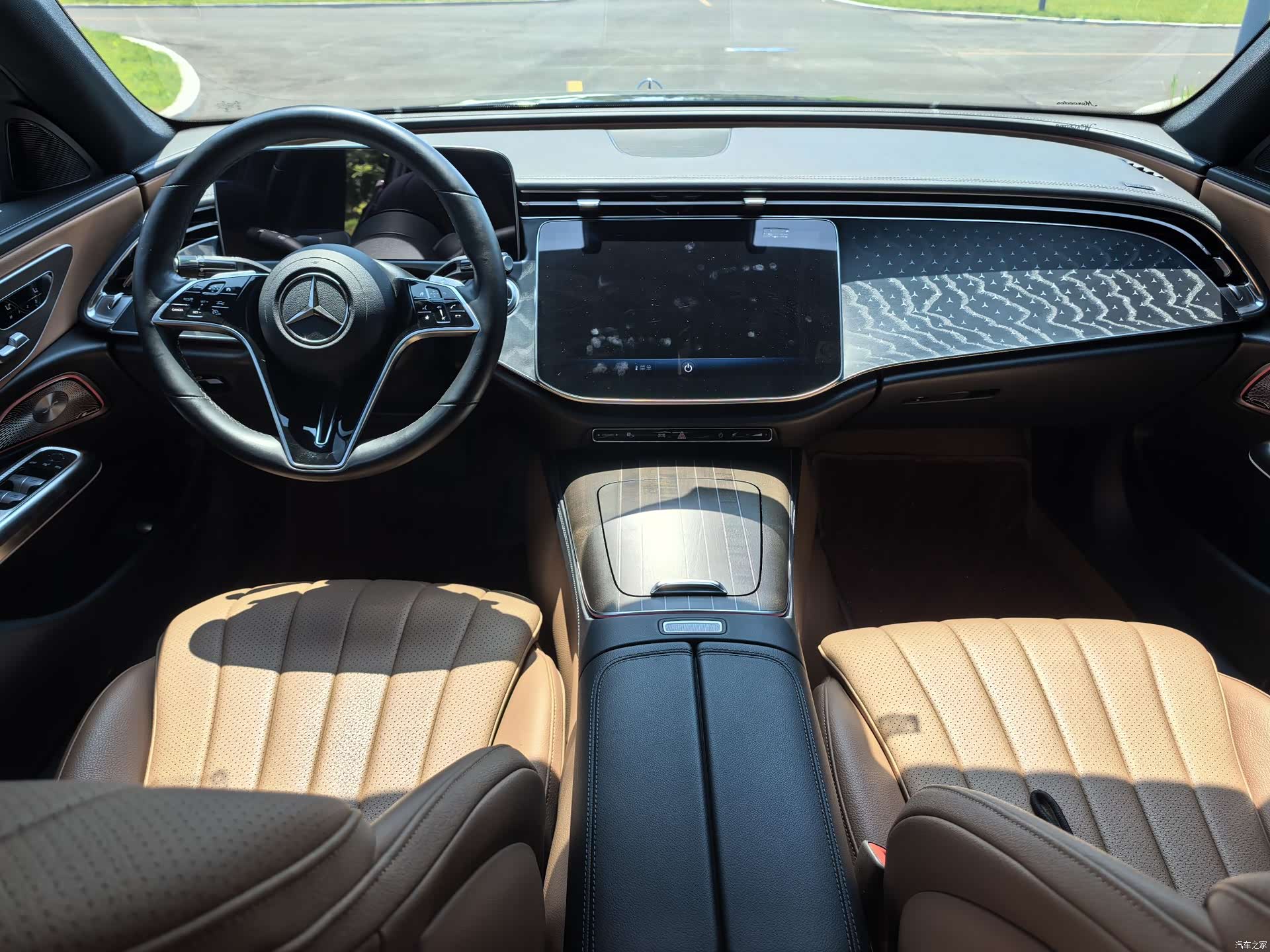 Mercedes-Benz E-Class, 2024 8