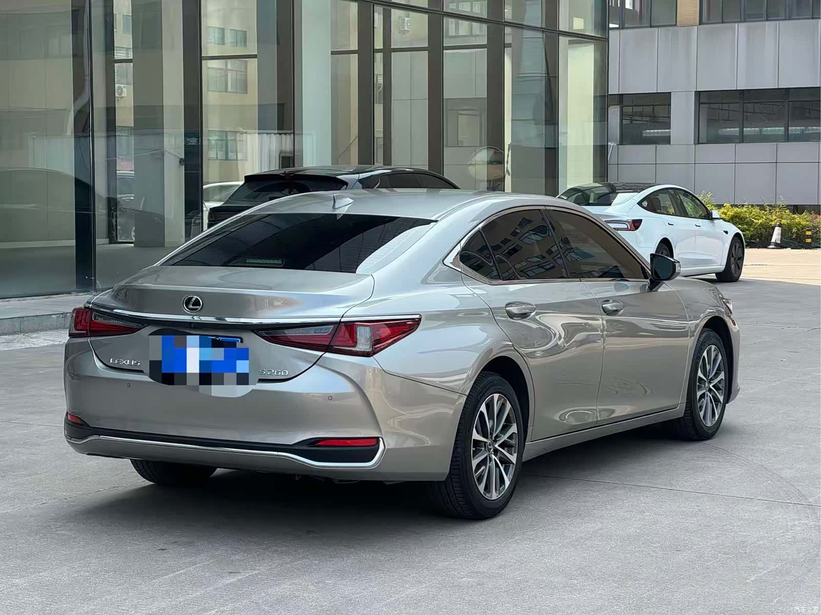 Lexus ES, 2022 9