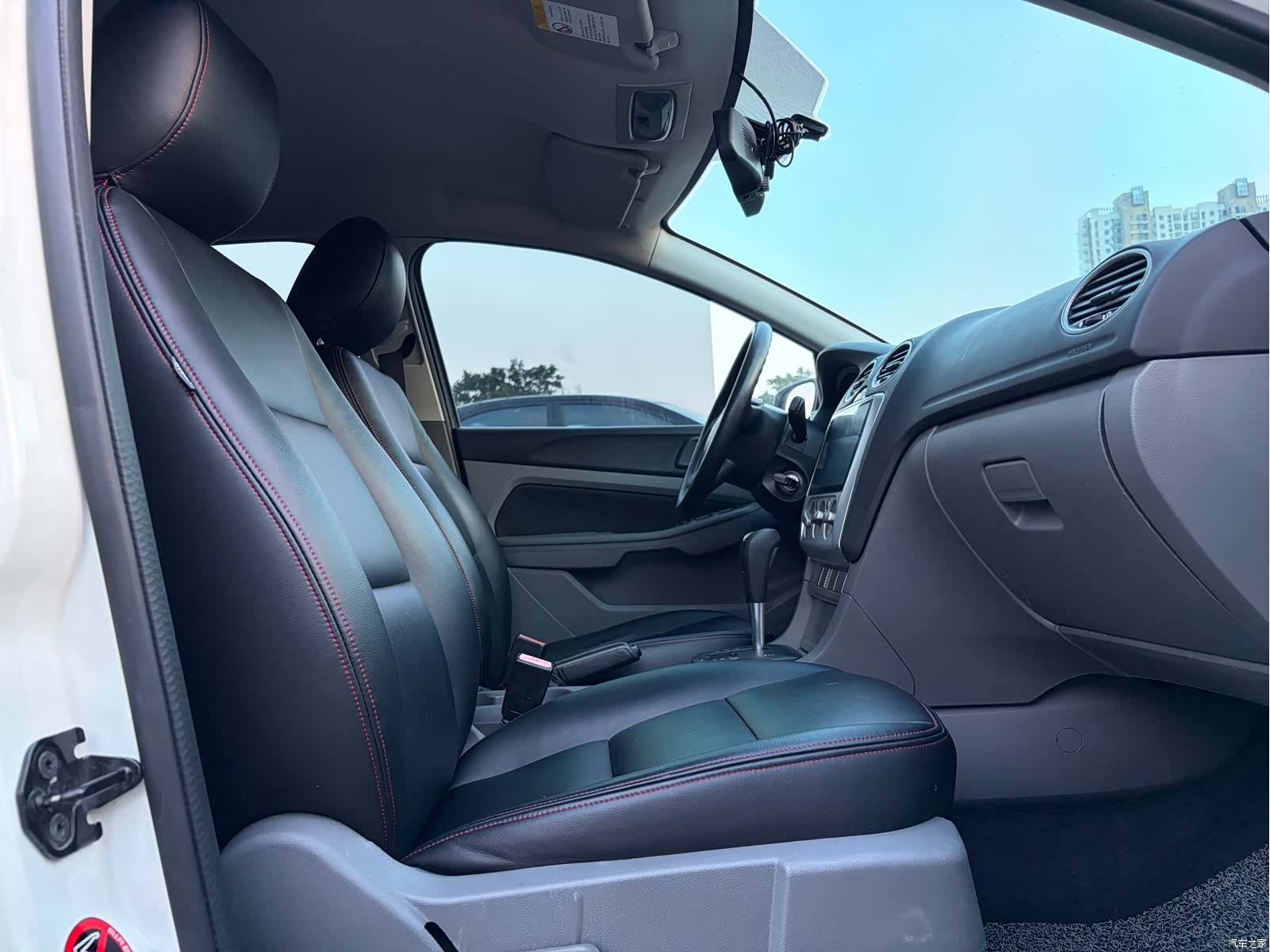 Ford Focus, 2015 10