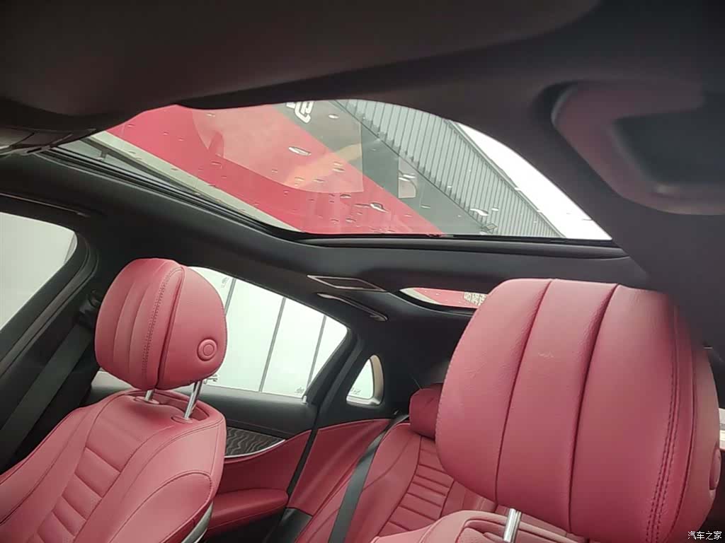 Mercedes-Benz E-Class, 2023 18