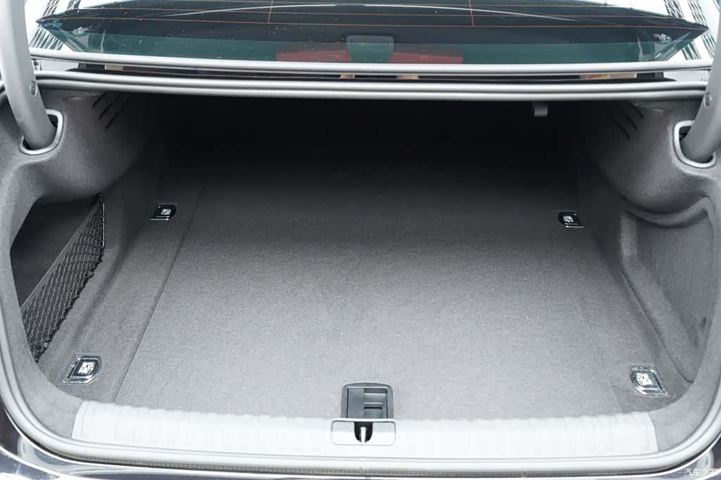 Audi A7L, 2024 29