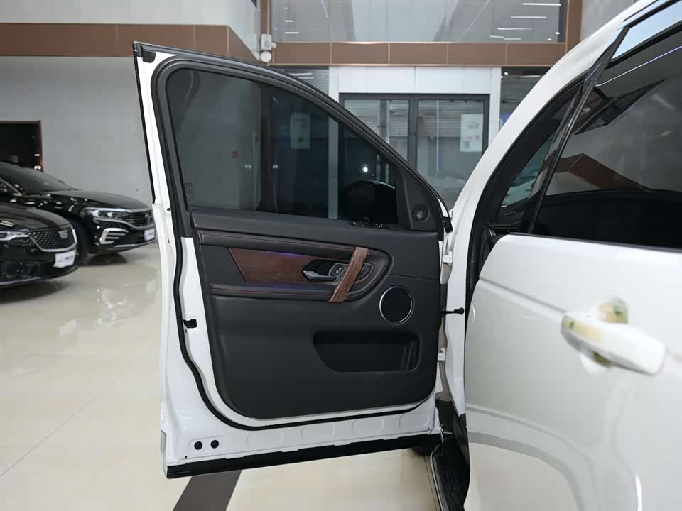 Land Rover Discover sports