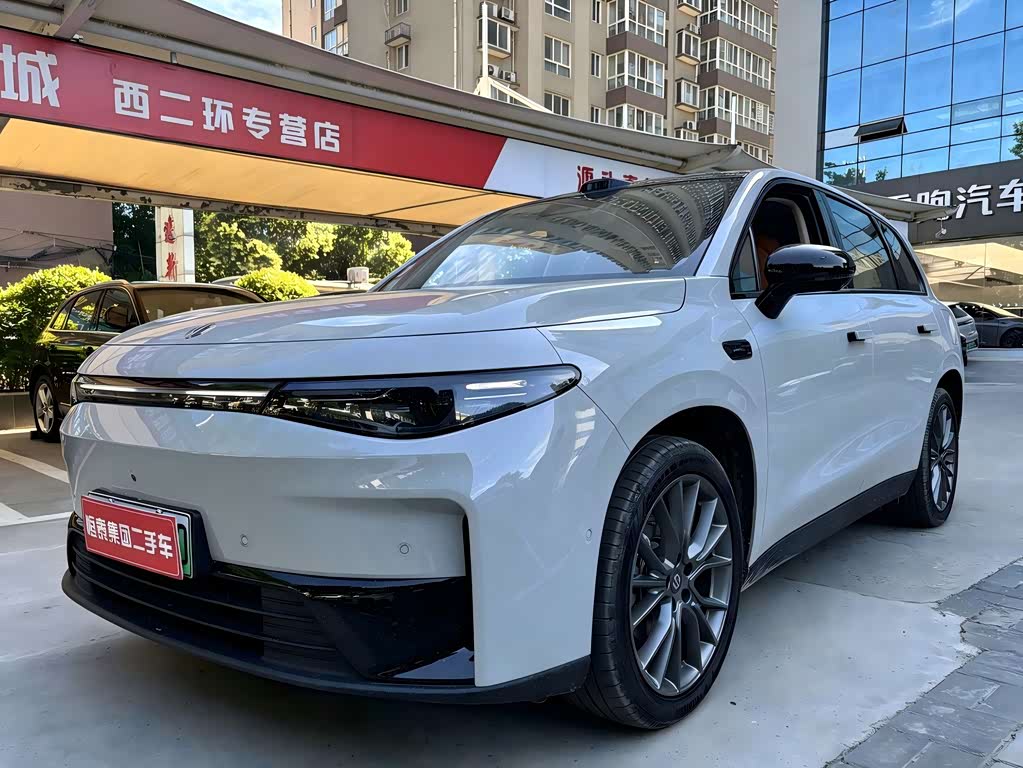 Leapmotor C10