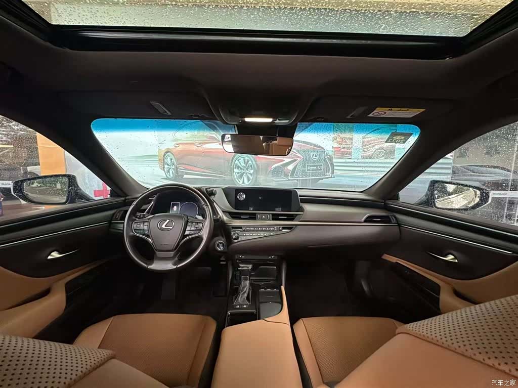 Lexus ES, 2020 все фото