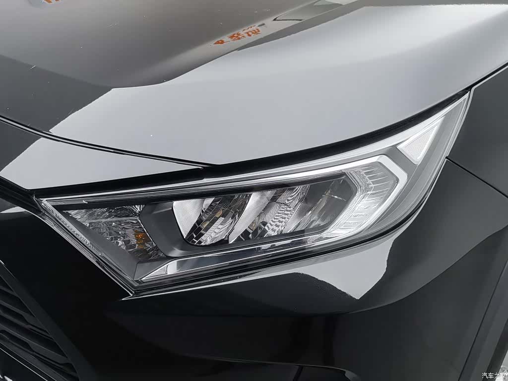 Toyota RAV4, 2023 7