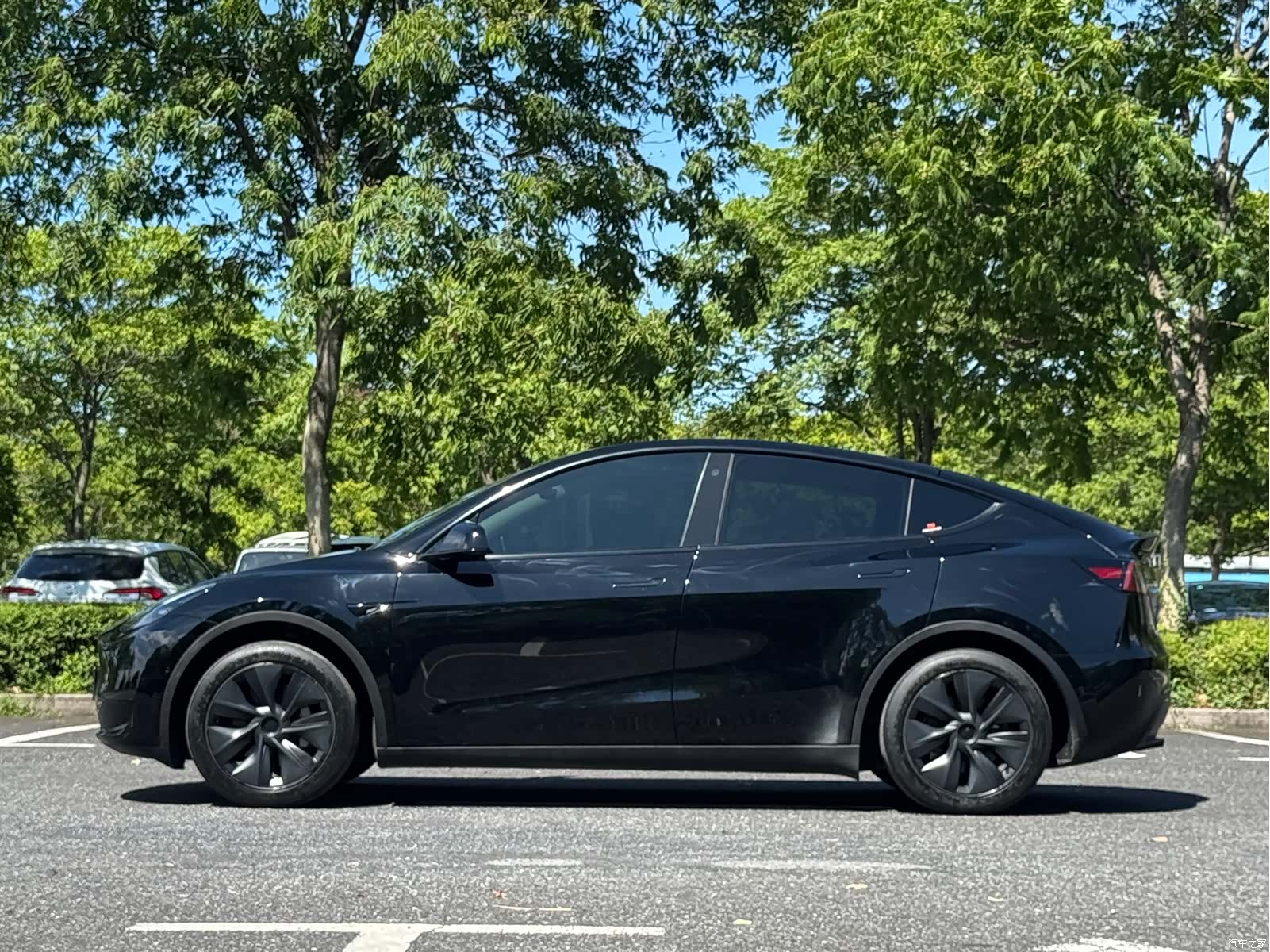 Tesla Model Y, 2023 3